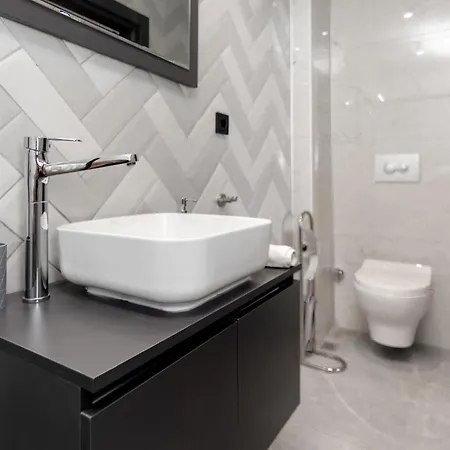 Brand New In Center, Steps To Metro, Ndk, Vitosha Boulevard Daire